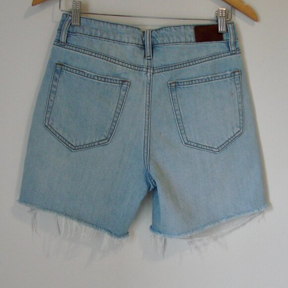 Distressed Mom Jean Shorts Hidden California Denim Light Wash Raw Hem Size Small - Picture 9 of 13